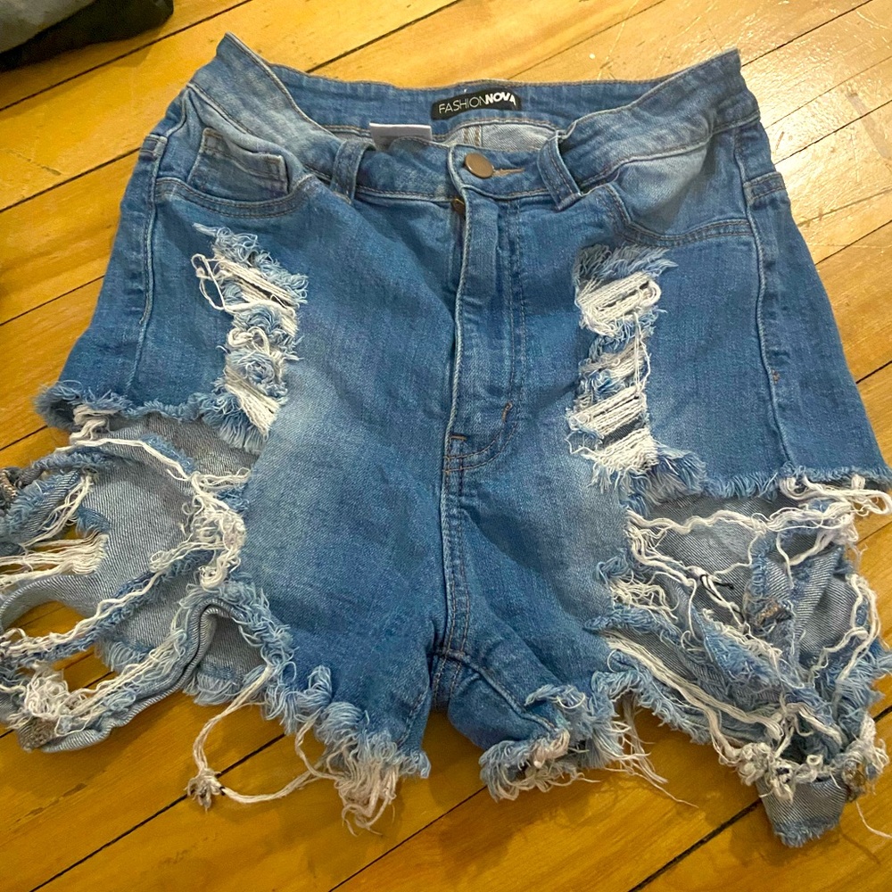 Fashion nova jeans short